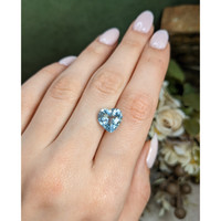 4.07 Ct. Greenish Blue Aquamarine from Brazil Life Style