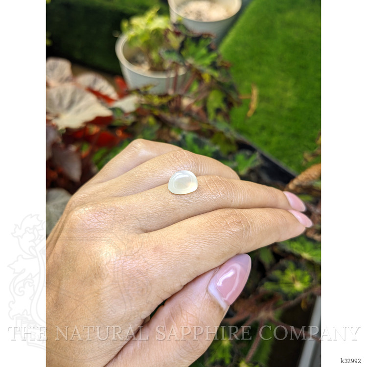 4.29 Ct. White Cabochon Moonstone from Ceylon (Sri Lanka)
