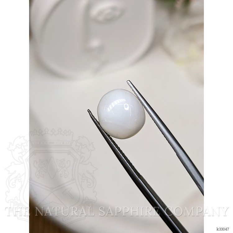 4.91 Ct. White Cabochon Adularescence Moonstone from Ceylon (Sri Lanka)