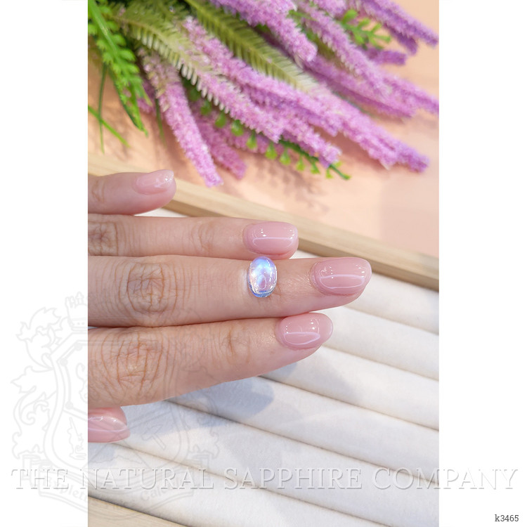 2.86 Ct. Cabochon Moonstone from Ceylon (Sri Lanka)
