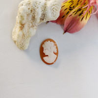 4.90 Ct. Coral from Italy Life Style
