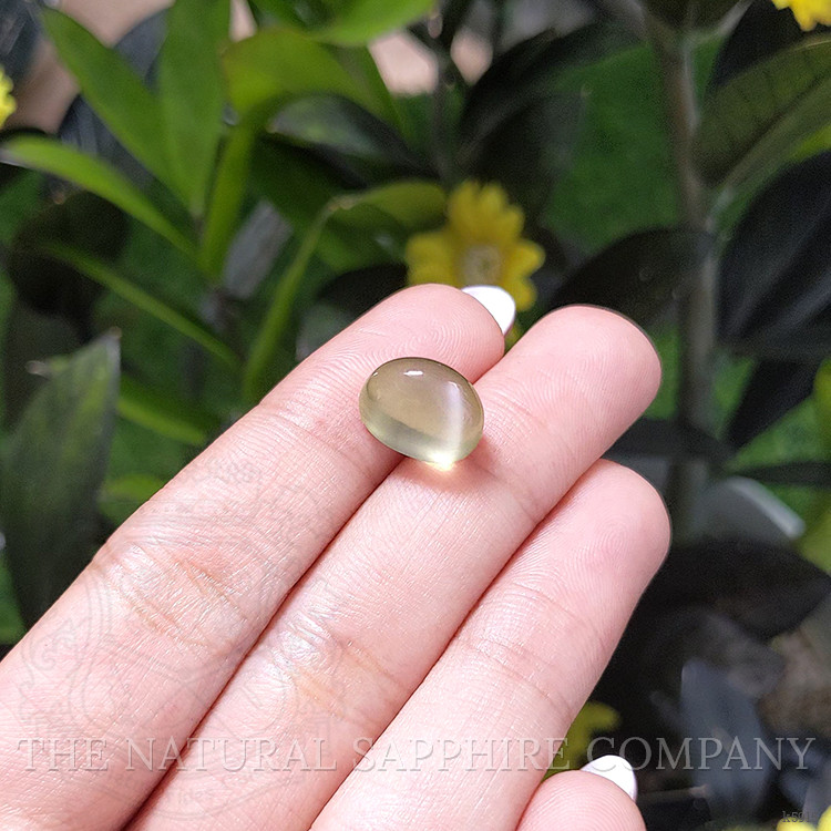 7.40 Ct. Cabochon Moonstone from Ceylon (Sri Lanka)