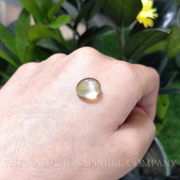 7.40 Ct. Cabochon Moonstone from Ceylon (Sri Lanka)