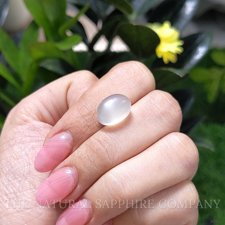 8.72 Ct. Cabochon Moonstone from Ceylon (Sri Lanka)