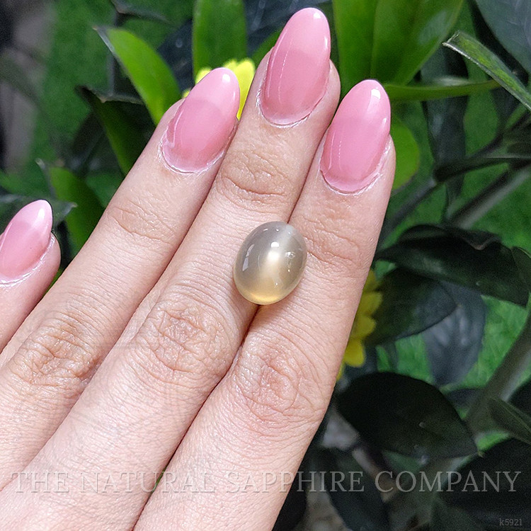 11.03 Ct. Cabochon Moonstone from Ceylon (Sri Lanka)