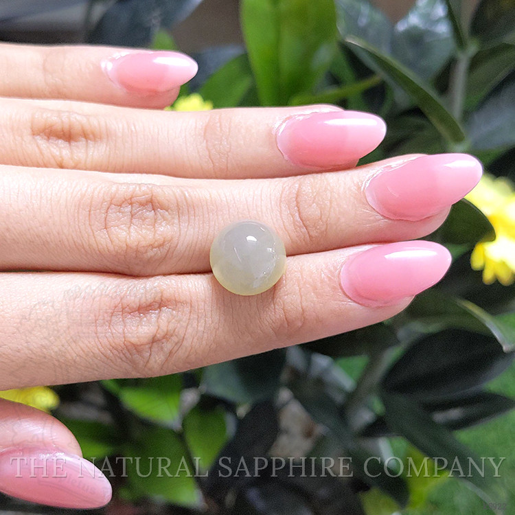 10.48 Ct. Cabochon Moonstone from Ceylon (Sri Lanka)