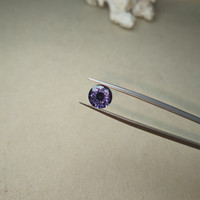 2.39 Ct. Spinel from Ceylon (Sri Lanka) Life Style