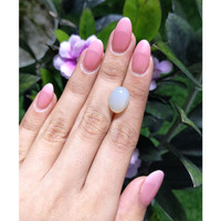 7.20 Ct. Cabochon Moonstone from Ceylon (Sri Lanka) Life Style