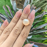 17.97 Ct. Cabochon Moonstone from Ceylon (Sri Lanka) Life Style