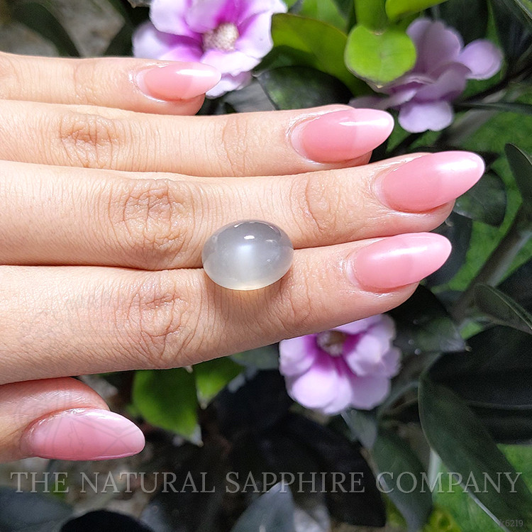 18.19 Ct. Cabochon Moonstone from Ceylon (Sri Lanka)