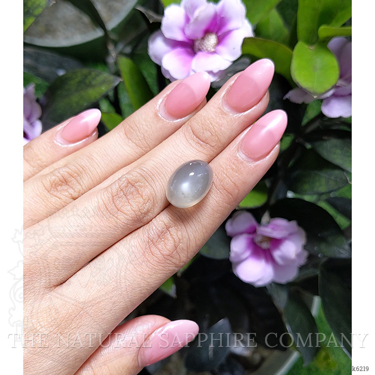 18.19 Ct. Cabochon Moonstone from Ceylon (Sri Lanka)