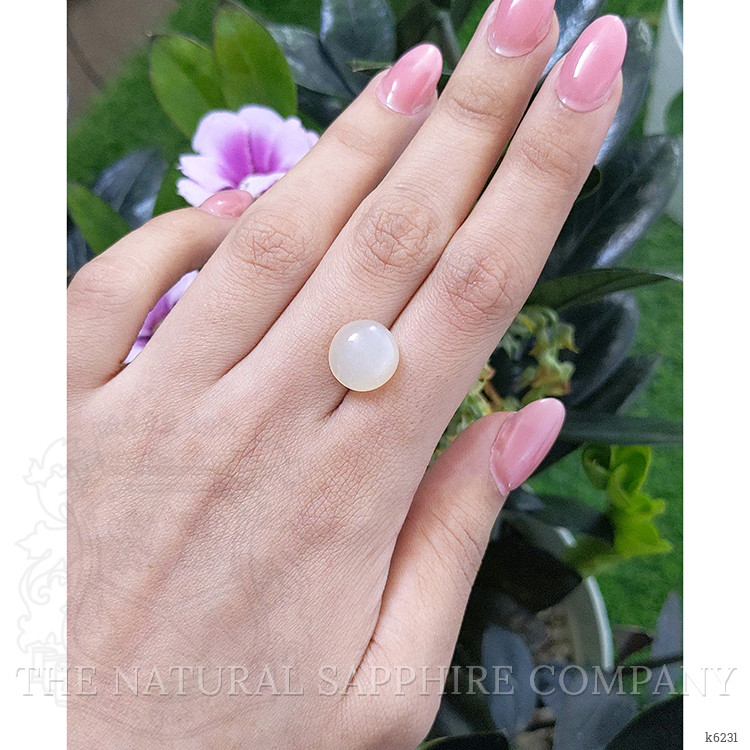 7.15 Ct. Cabochon Moonstone from Ceylon (Sri Lanka)