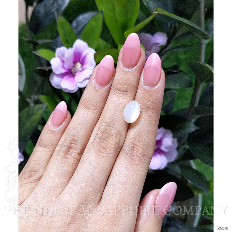 4.76 Ct. Cabochon Moonstone from Ceylon (Sri Lanka)