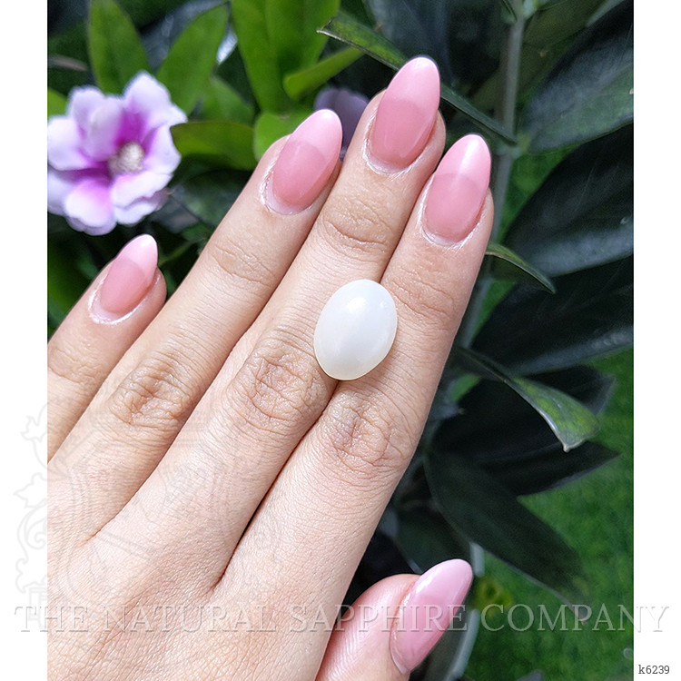 10.51 Ct. Cabochon Moonstone from Ceylon (Sri Lanka)