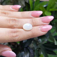 6.65 Ct. Cabochon Moonstone from Ceylon (Sri Lanka) Life Style