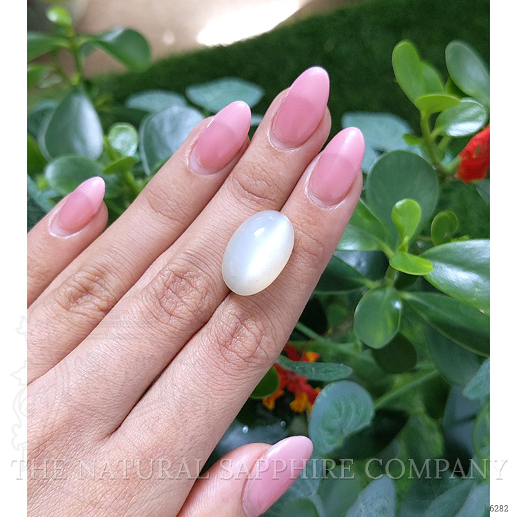 20.86 Ct. Cabochon Moonstone from Ceylon (Sri Lanka)