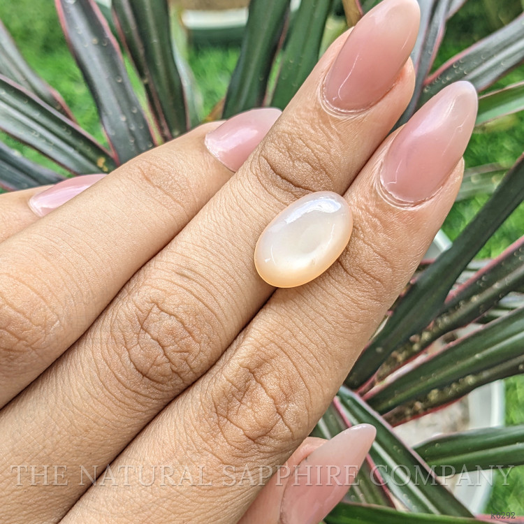 6.02 Ct. Cabochon Moonstone from Ceylon (Sri Lanka)