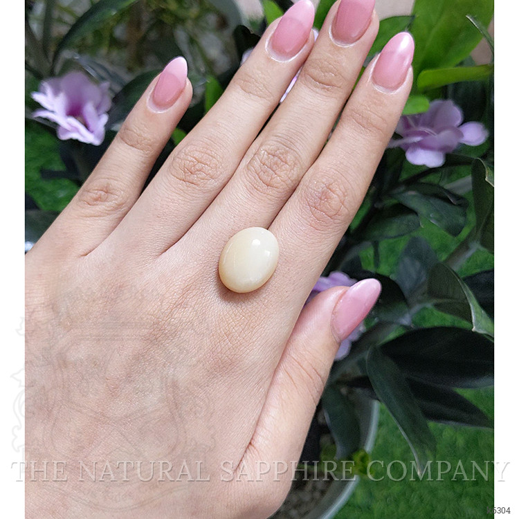 16.15 Ct. Cabochon Moonstone from Ceylon (Sri Lanka)