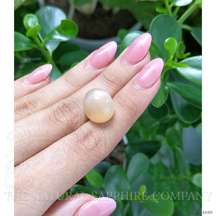 19.29 Ct. Cabochon Moonstone from Ceylon (Sri Lanka)