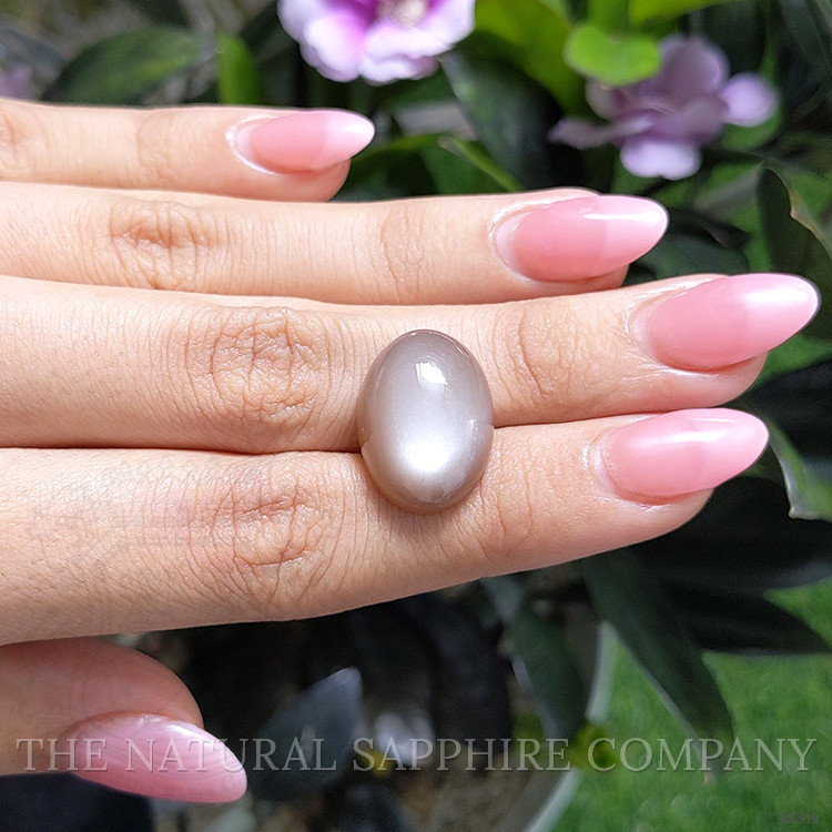 15.14 Ct. Cabochon Moonstone from Ceylon (Sri Lanka)