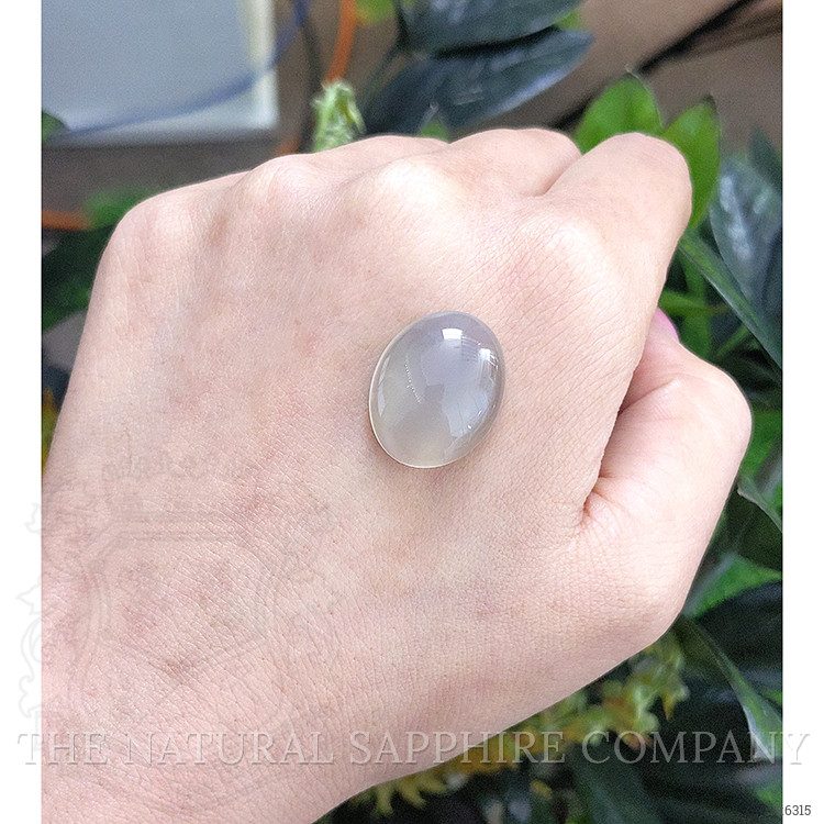 17.05 Ct. Cabochon Moonstone from Ceylon (Sri Lanka)