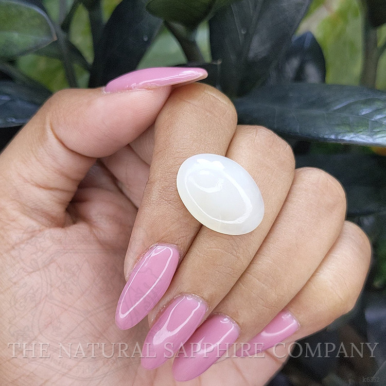 12.30 Ct. Cabochon Moonstone from Ceylon (Sri Lanka)