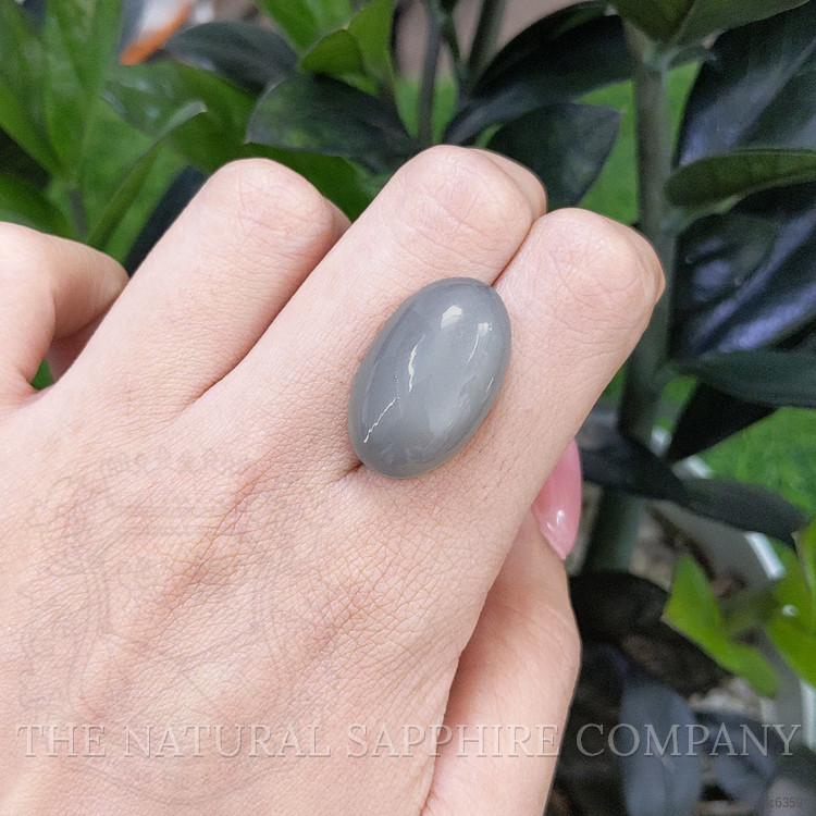 25.13 Ct. Cabochon Moonstone from Ceylon (Sri Lanka)