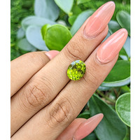 4.80 Ct. Peridot from Ceylon (Sri Lanka) Life Style
