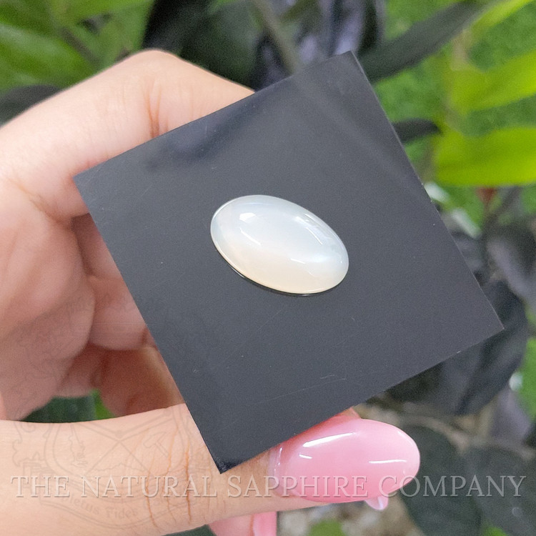 16.68 Ct. Cabochon Moonstone from Ceylon (Sri Lanka)