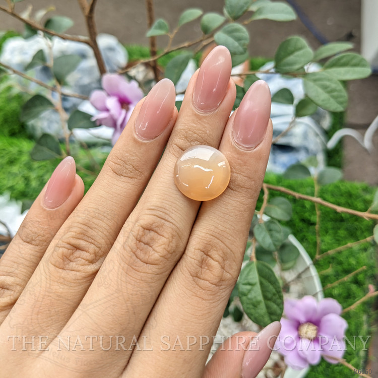 7.70 Ct. Cabochon Moonstone from Ceylon (Sri Lanka)