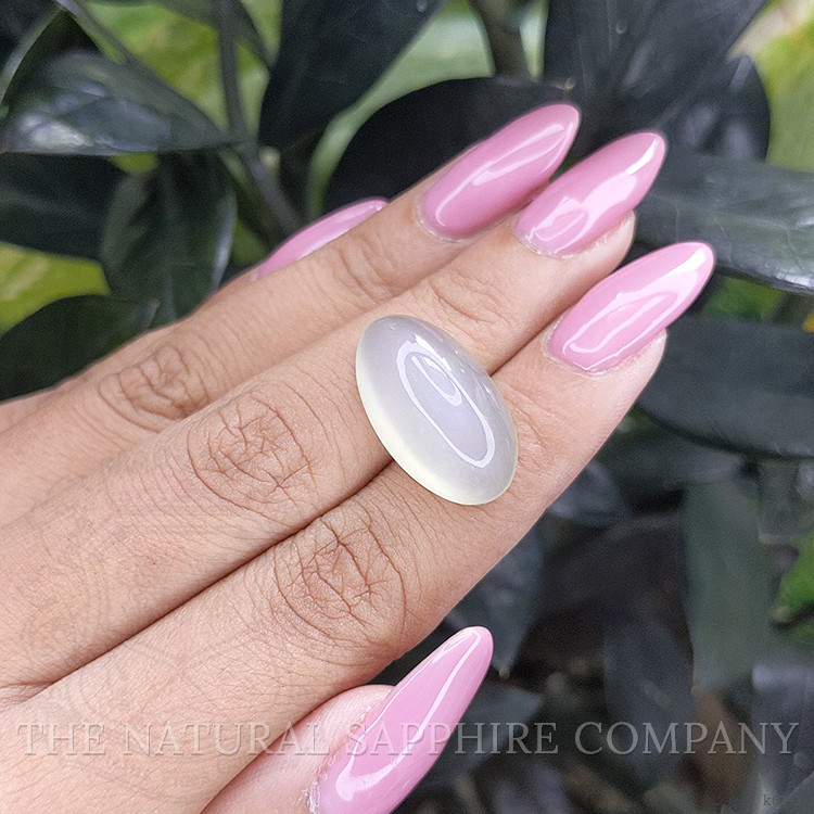 17.91 Ct. Cabochon Moonstone from Ceylon (Sri Lanka)