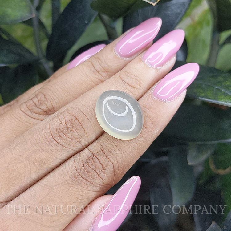 15.76 Ct. Cabochon Moonstone from Ceylon (Sri Lanka)