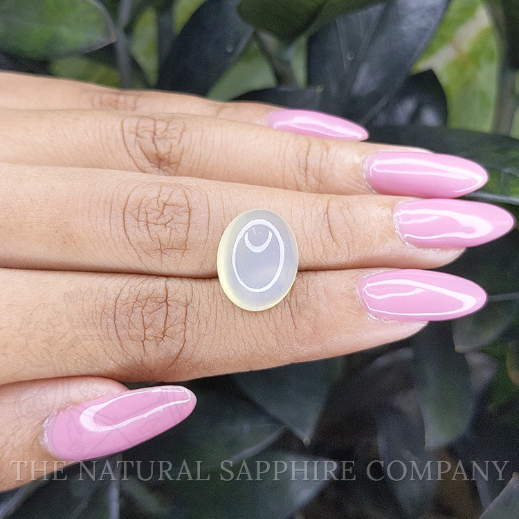 9.51 Ct. Cabochon Moonstone from Ceylon (Sri Lanka)