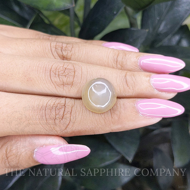 9.42 Ct. Cabochon Moonstone from Ceylon (Sri Lanka)