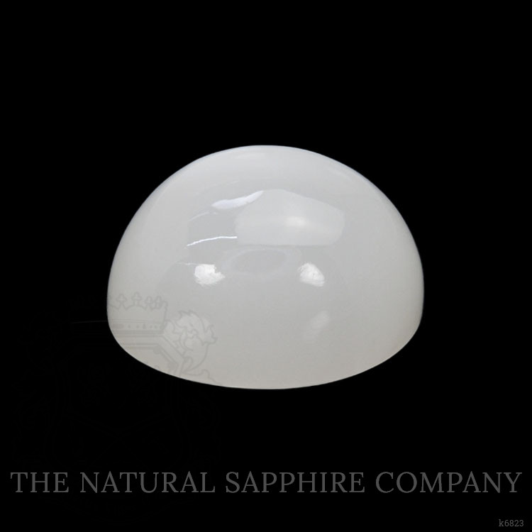 3.90 Ct. Cabochon Moonstone from Ceylon (Sri Lanka)