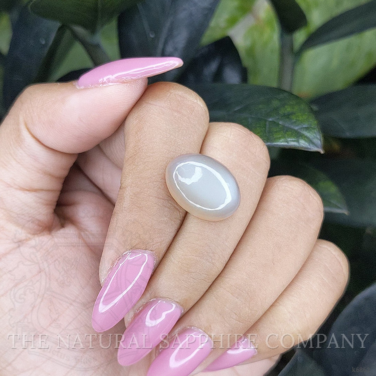 9.12 Ct. Cabochon Moonstone from Ceylon (Sri Lanka)