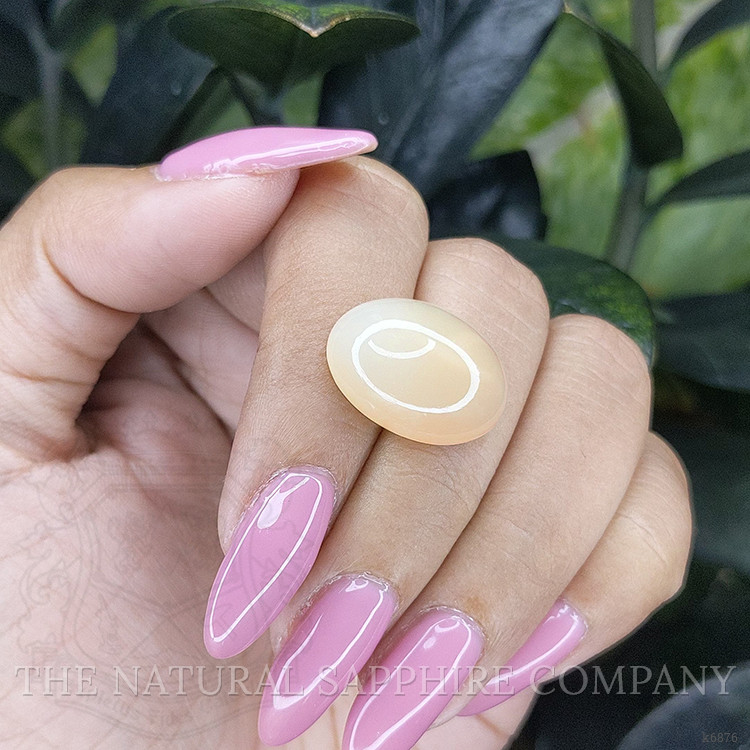 16.43 Ct. Cabochon Moonstone from Ceylon (Sri Lanka)