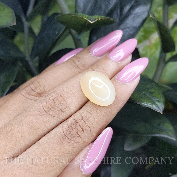 16.43 Ct. Cabochon Moonstone from Ceylon (Sri Lanka)