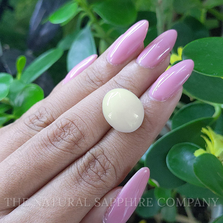 10.52 Ct. Cabochon Moonstone from Ceylon (Sri Lanka)