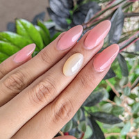 9.57 Ct. Cabochon Moonstone from Ceylon (Sri Lanka) Life Style