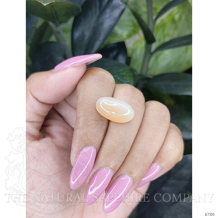 9.57 Ct. Cabochon Moonstone from Ceylon (Sri Lanka)