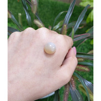 11.01 Ct. Cabochon Moonstone from Ceylon (Sri Lanka) Life Style