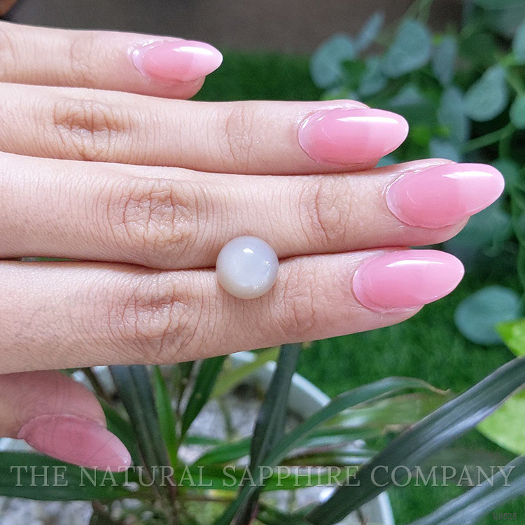 5.09 Ct. Cabochon Moonstone from Ceylon (Sri Lanka)