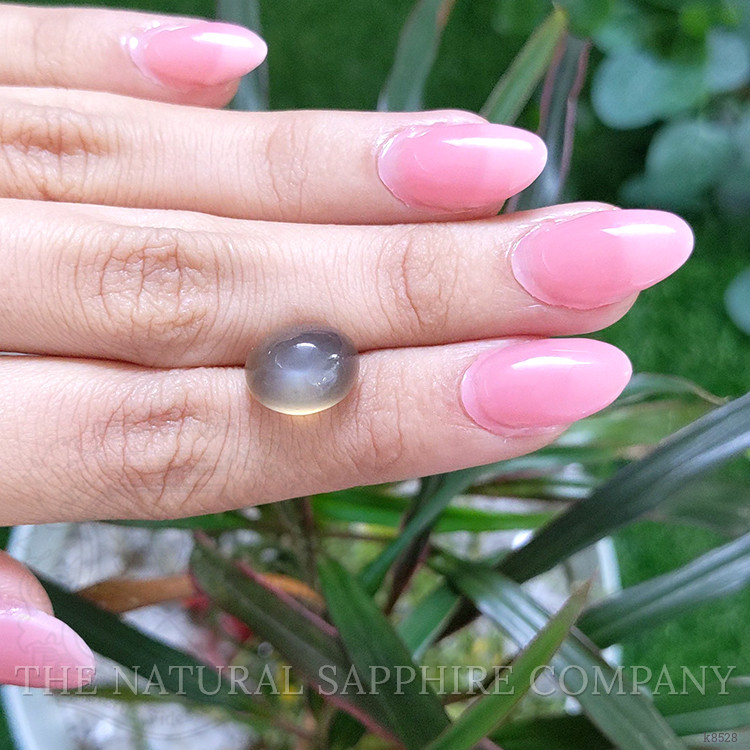 8.30 Ct. Cabochon Moonstone from Ceylon (Sri Lanka)