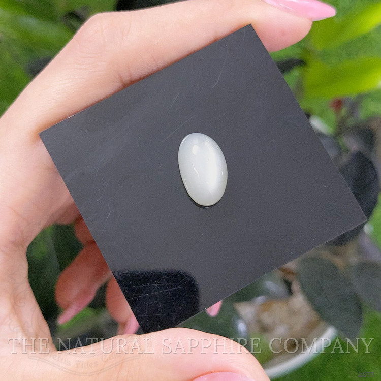 8.31 Ct. Cabochon Moonstone from Ceylon (Sri Lanka)