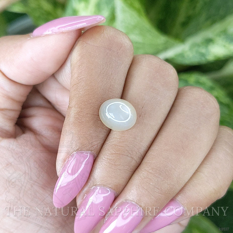 4.73 Ct. Cabochon Moonstone from Ceylon (Sri Lanka)