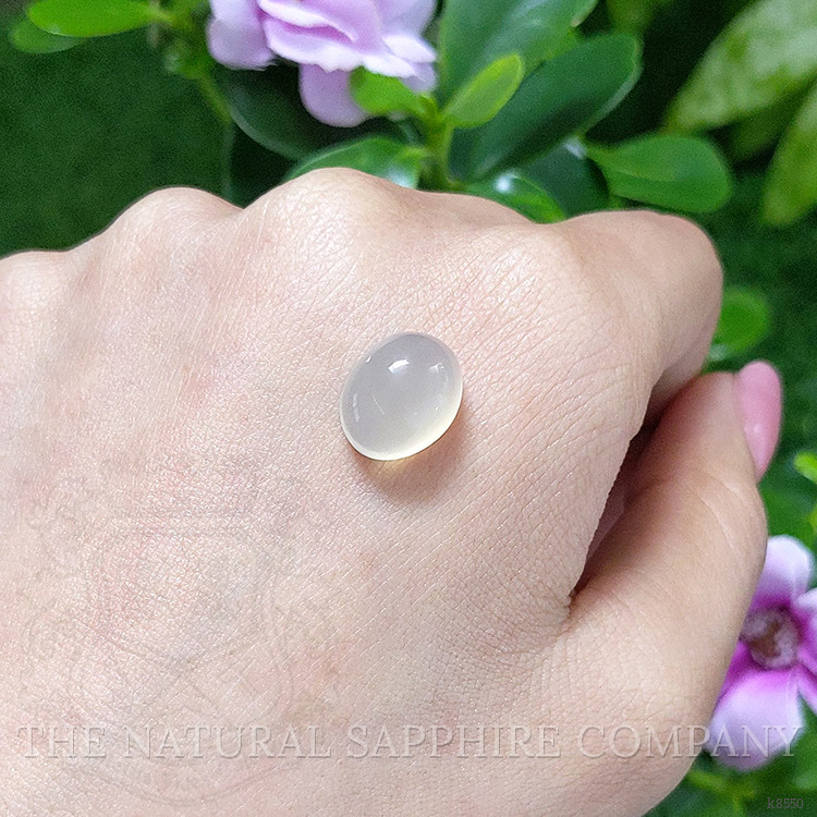 8.73 Ct. Cabochon Moonstone from Ceylon (Sri Lanka)