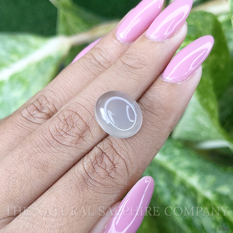 8.30 Ct. Cabochon Moonstone from Ceylon (Sri Lanka)