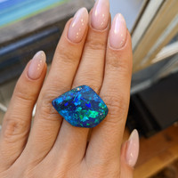 18.75 Ct. Boulder Opal from Australia Life Style
