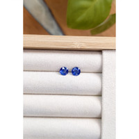 1.69&nbsp;Ct.Tw.Total Carat Weight Blue Sapphire Pair from Ceylon (Sri Lanka) Life Style